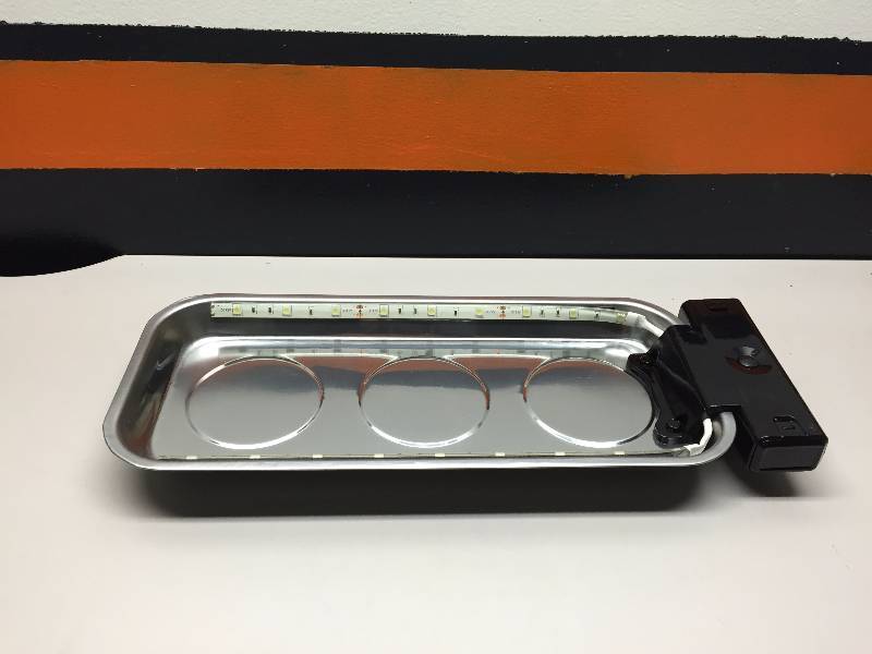 lot 9 image: GRIP LED LIGHT MAGNETIC PARTS TRAY LIGHT DOES NOT WORK
