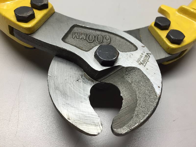 lot 31 image: VALLEY 24 CABLE CUTTER