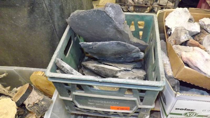 lot 43 image: Crate of rock slabs