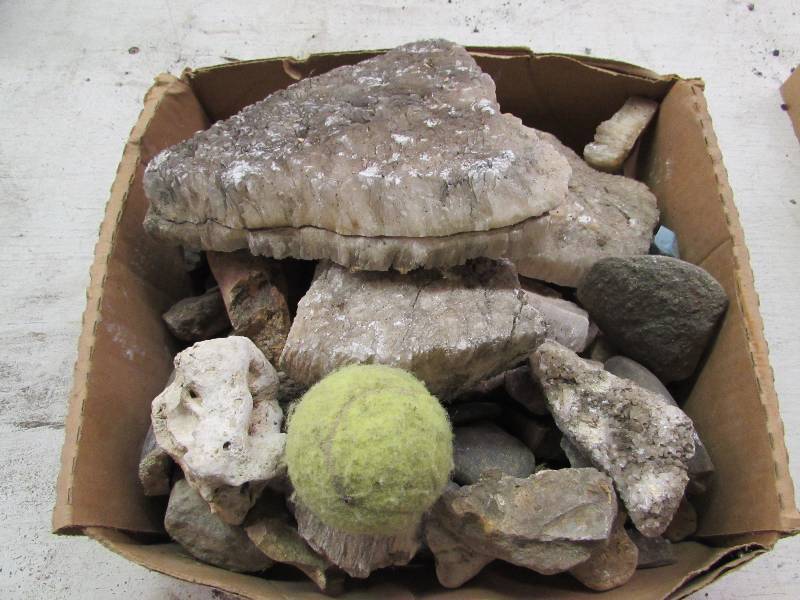 lot 18 image: Flat of Misc Rock and crystalline