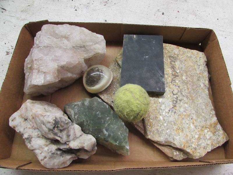 lot 19 image: Misc Rock