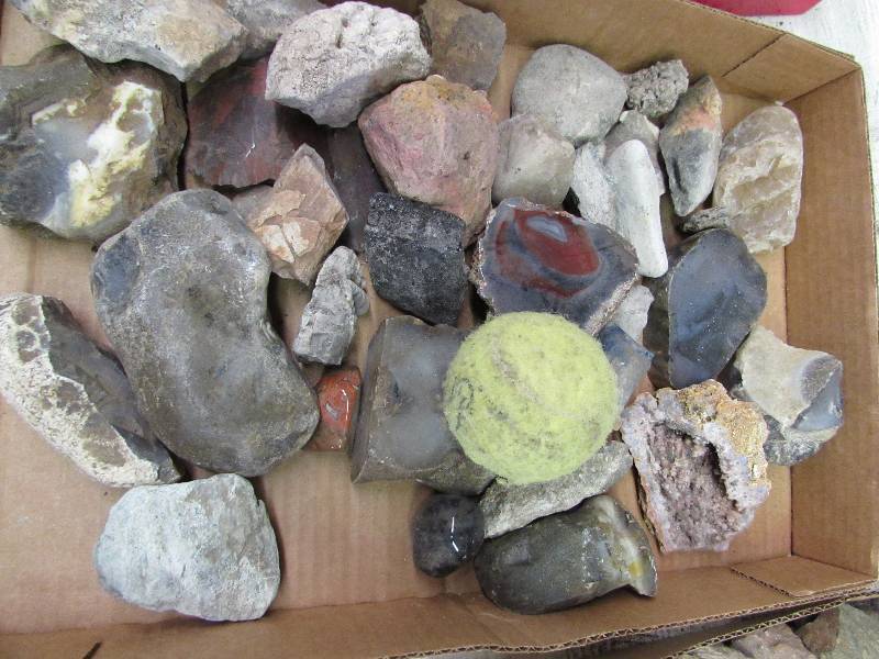 lot 28 image: Flat of Misc Rock