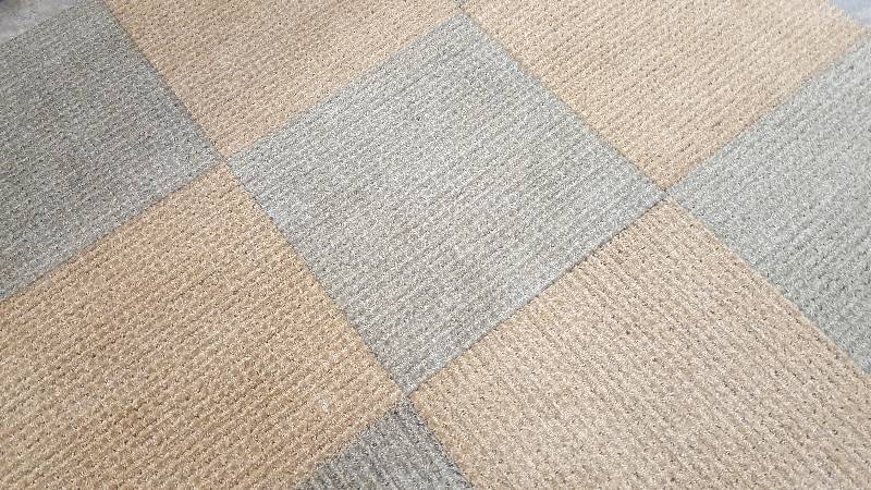 lot 40 image: 100 sq. ft. (45 Tiles) Commerial Grade, Rubber Backed.