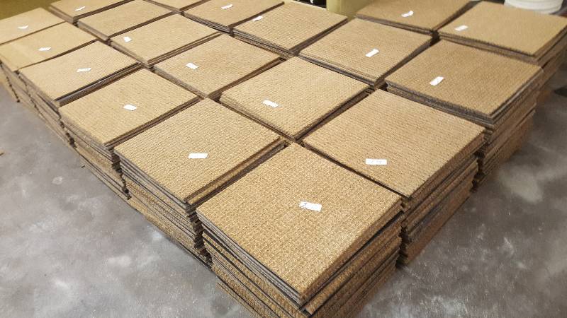 lot 20 image: 100 sq. ft. (45 Tiles) Commerial Grade, Rubber Backed.