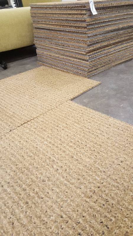 lot 16 image: 100 sq. ft. (45 Tiles) Commerial Grade, Rubber Backed.