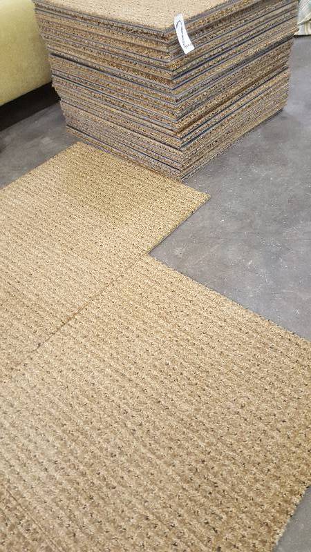 Commercial Grade Rubber Backed Carpet Tiles 18 X18 Roseville Mn Global Auction Guide