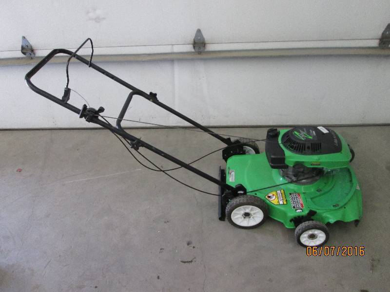 lot 11 image: Lawnboy 4.5HP 21 Push Mower, Runs ...