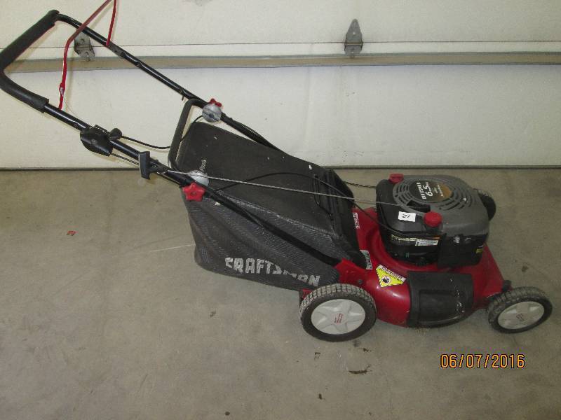 lot 12 image: Craftsman 6.5HP 21 Push Mower With...