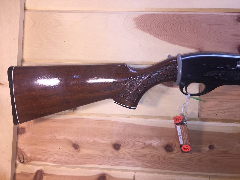 lot 20 image: Remington Model 1100 Semi-auto shotgun