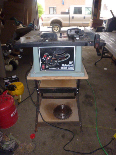 lot 1 image: Delta Table Saw