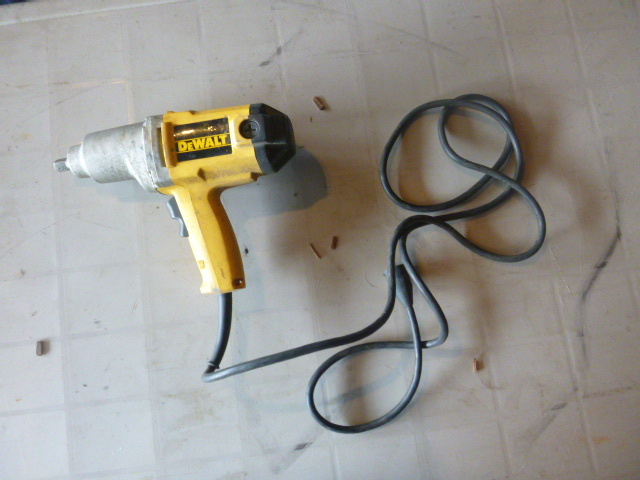 lot 3 image: DeWalt 12 Electric Impact Wrench