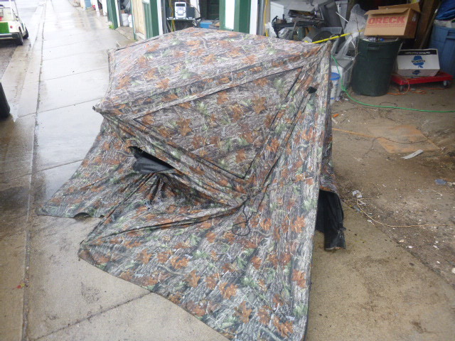lot 4 image: Ground Max Hunting Blind