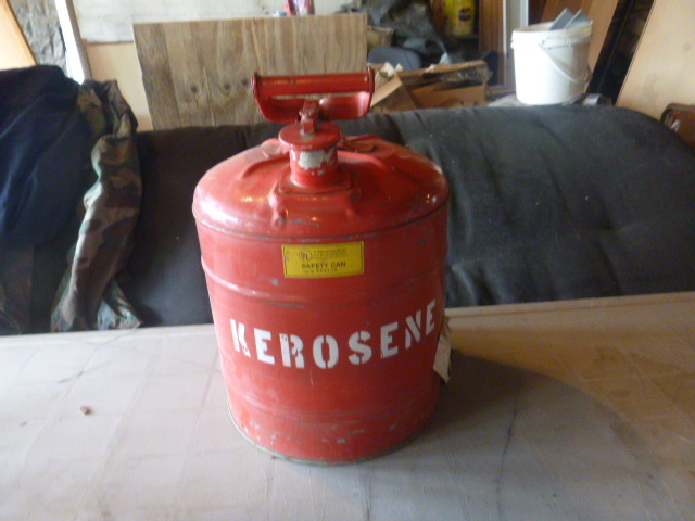 lot 5 image: Metal Spill Proof Can