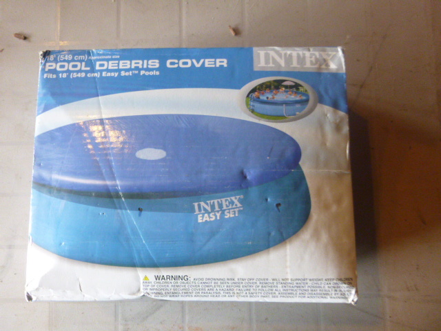 lot 10 image: Intex 18 Pool Debris Cover