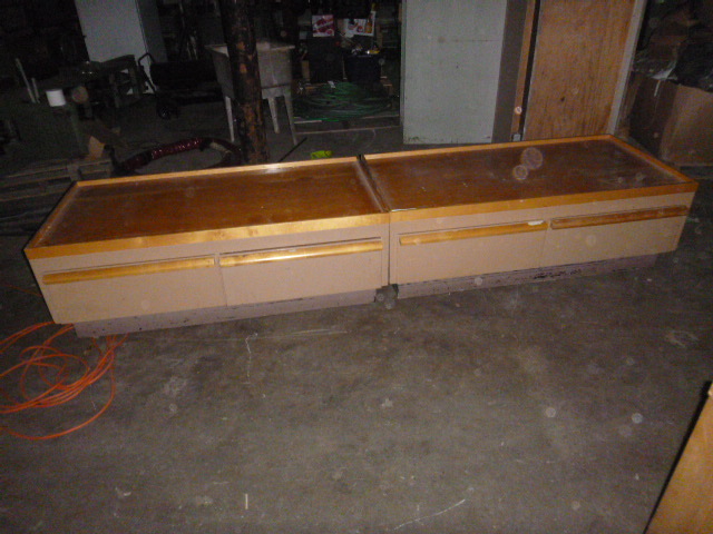 lot 48 image: 2 Storage Cabinets
