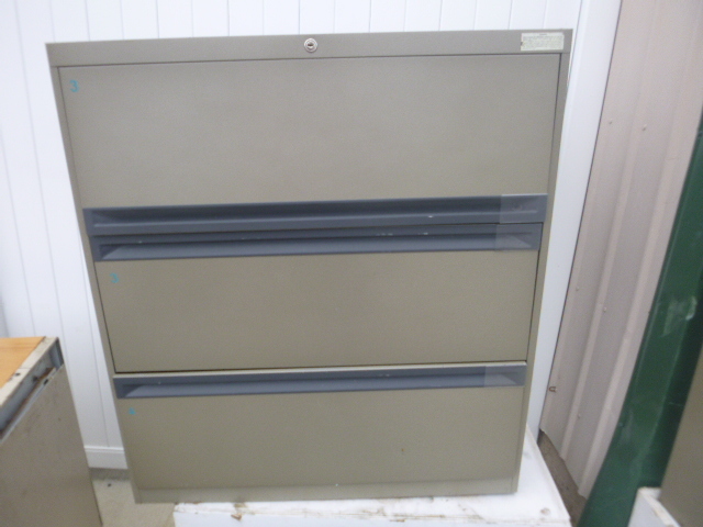 lot 60 image: 3 Drawer Lateral File Cabinet