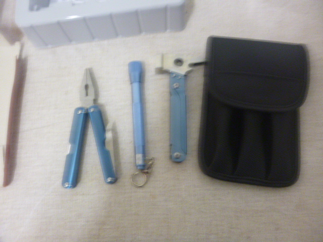 lot 78 image: 3 Piece Multi-Tool Set
