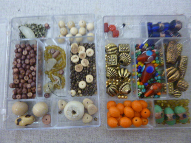 lot 94 image: Craft Beads