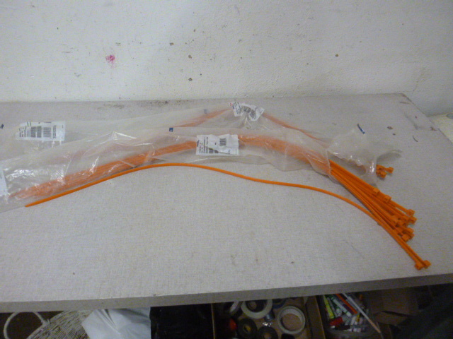 lot 110 image: 44 Cable Ties