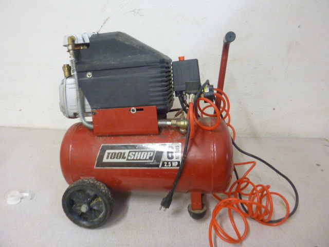 lot 137 image: Tool Shop Air Compressor