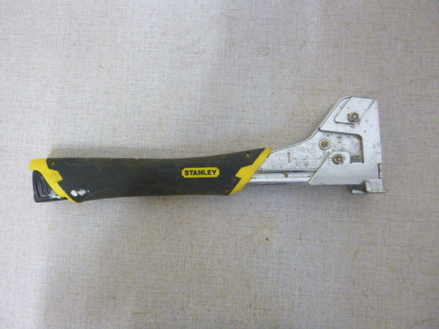 lot 152 image: Stanley Fat Max Hammer Stapler