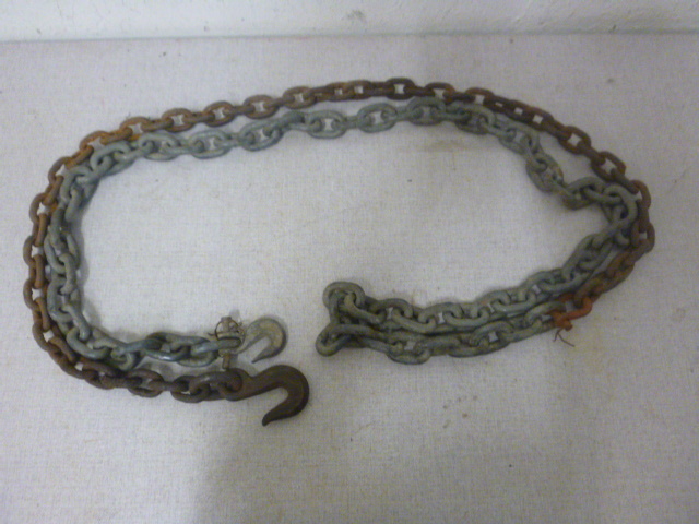 lot 156 image: Chain