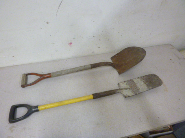 lot 157 image: 2 Shovels