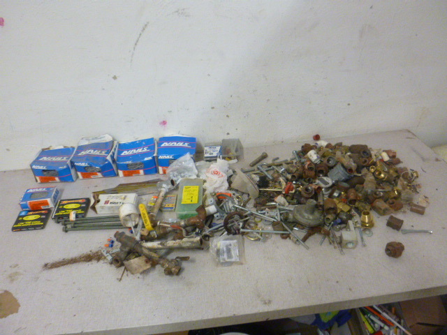 lot 174 image: Miscellaneous Hardware