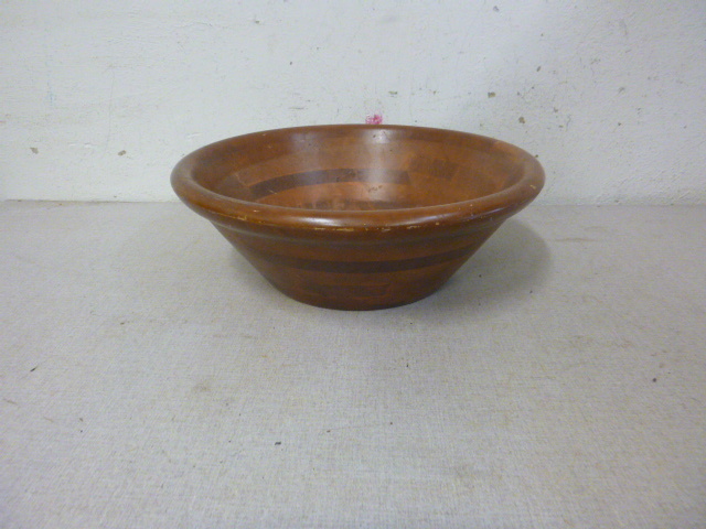 lot 178 image: Large Wood Bowl
