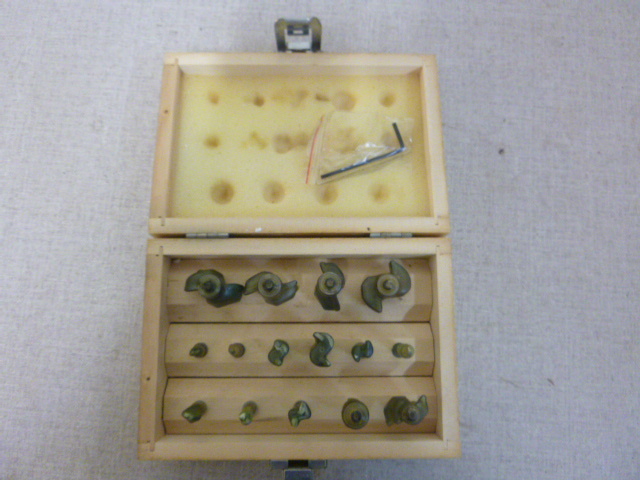 lot 183 image: New Router Bits