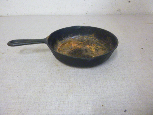 lot 184 image: Cast Iron Pan