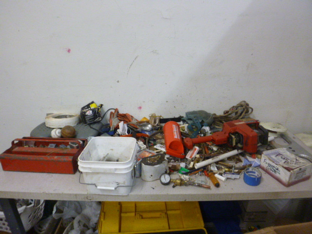 lot 189 image: Miscellaneous Garage Items