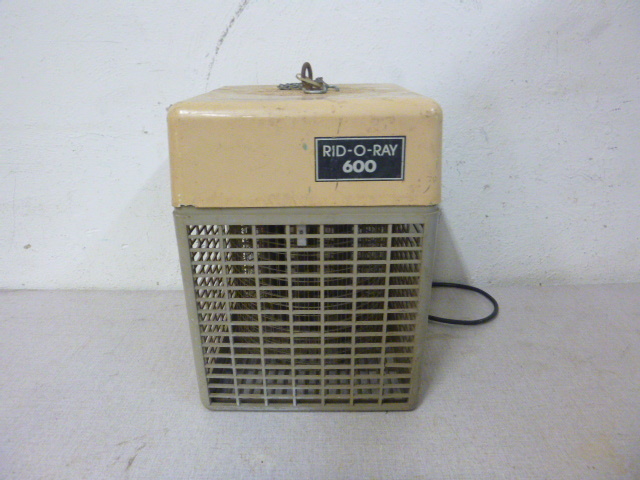 lot 193 image: Rid-O-Ray Bug Zapper