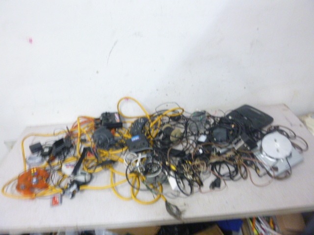 lot 209 image: Miscellaneous Wire and Electronics