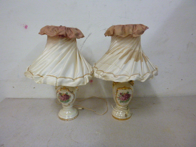 lot 232 image: 2 Vintage Table Lamps