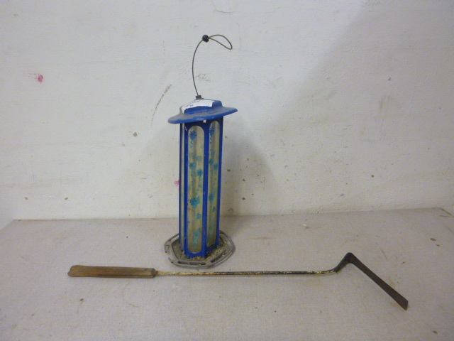lot 249 image: Bird Feeder