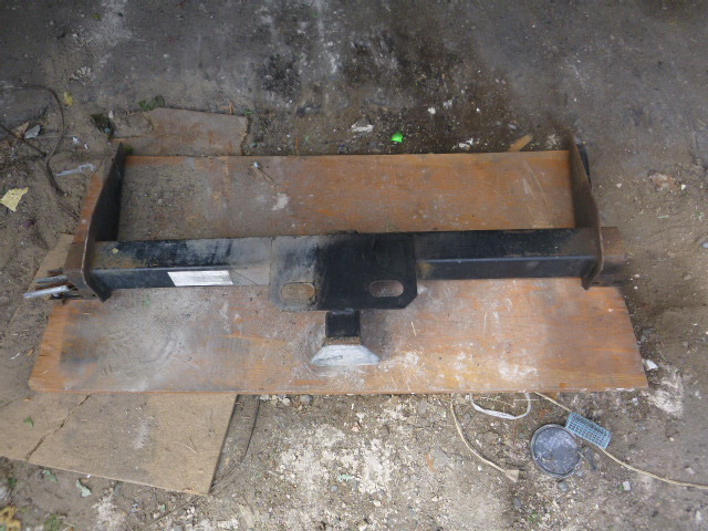 lot 282 image: Reese Hitch Mount 2 V-5