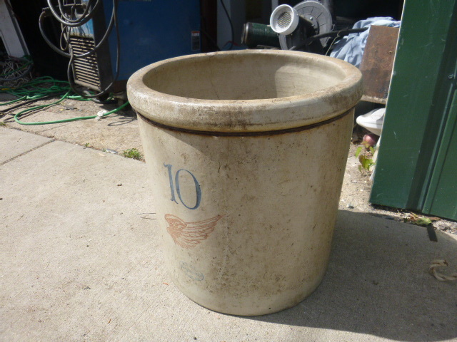 lot 288 image: Red Wing #10 Crock