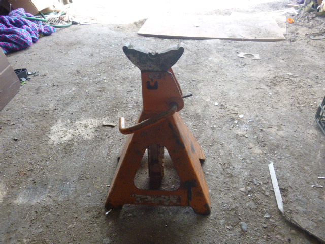 lot 290 image: Heavy Duty Jack Stand