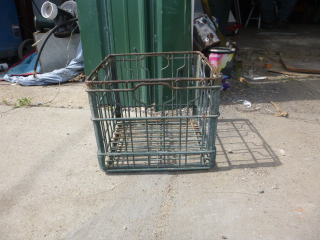 lot 291 image: Milk Crate