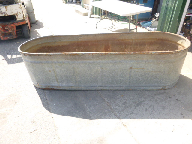 lot 307 image: Stock Tank