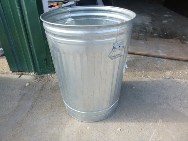 lot 309 image: Trash Can