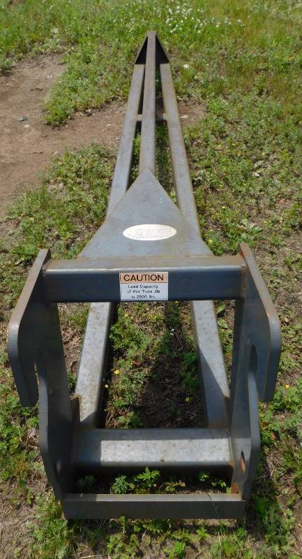 lot 17 image: 8 Truss Boom