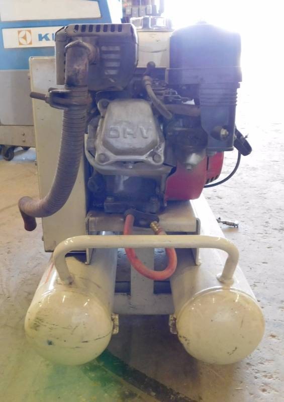 lot 26 image: Ingersoll Rand Air Compressor