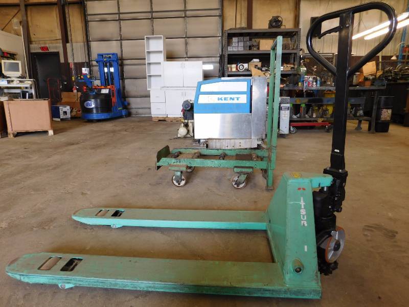 lot 29 image: Mitsubishi Manual Pallet Jack