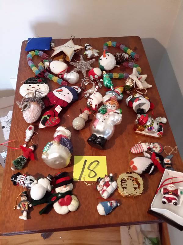 lot 18 image: Misc. Christmas Decorations as pictured
