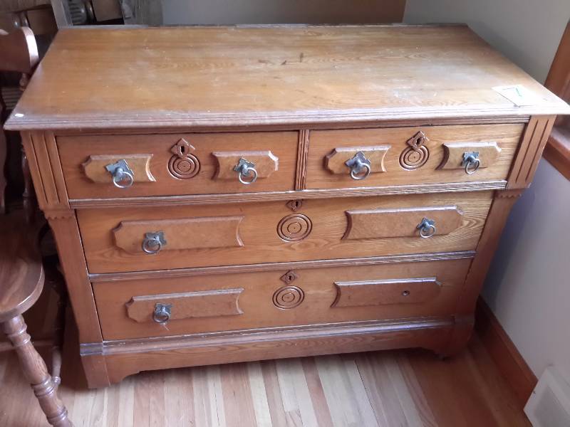 lot 7 image: Antique dresser.. Looks like PINE WOOD.  Nice wood handles