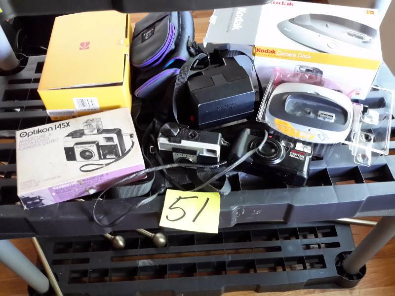 lot 51 image: Misc. Cameras as pictured