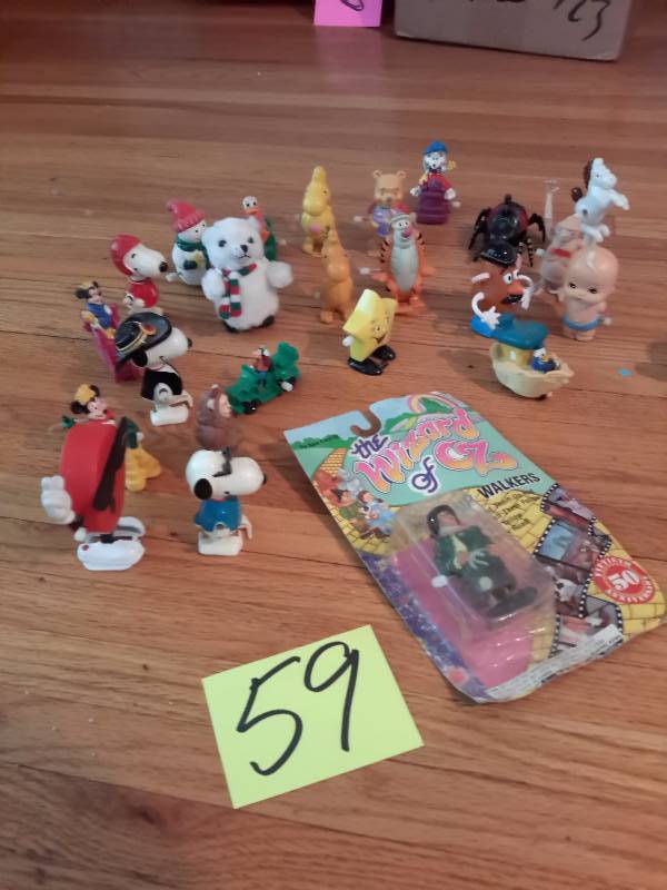 lot 59 image: 20 Small Plastic Wind up toys