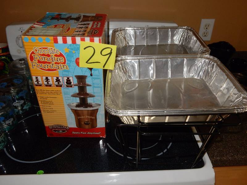 lot 29 image: Chocolate Fountain and Serving Stand with Aluminum trays